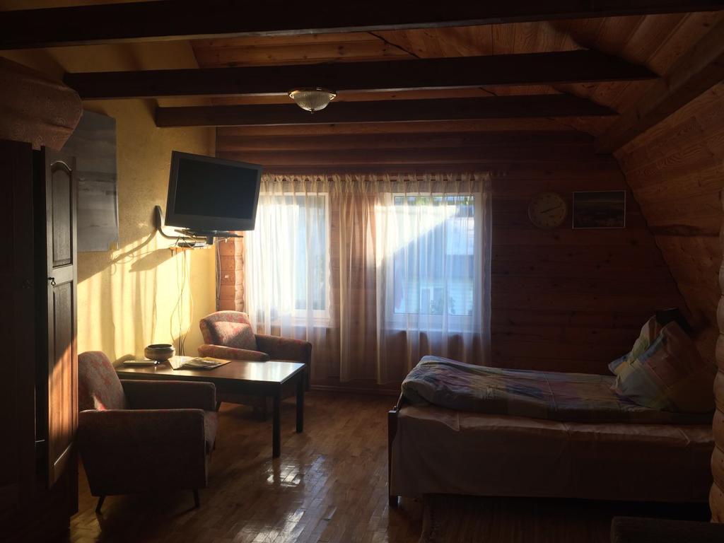 Viesu Nams Mezu 13 Hotel Ventspils Exterior photo
